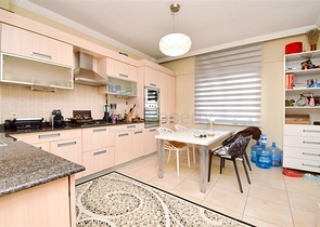 5+1 duplex apartment in the area of Meydankavagi - Antalya 