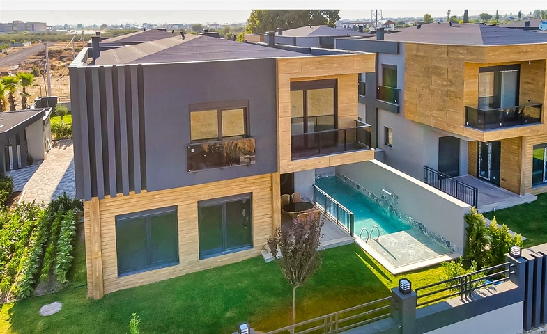 5+1 villas in Doshemealti - Antalya area