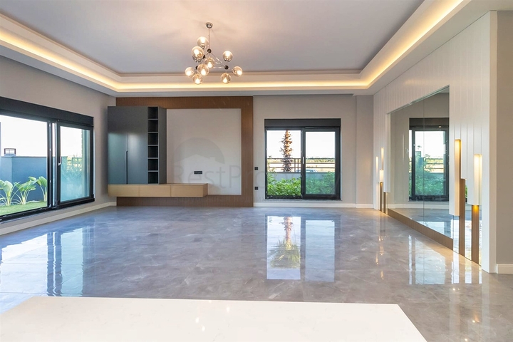 5+1 villas in Doshemealti - Antalya area