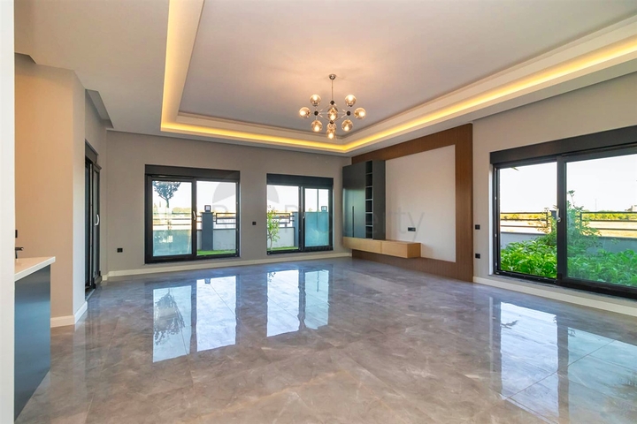 5+1 villas in Doshemealti - Antalya area