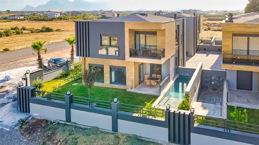 5+1 villas in Doshemealti - Antalya area