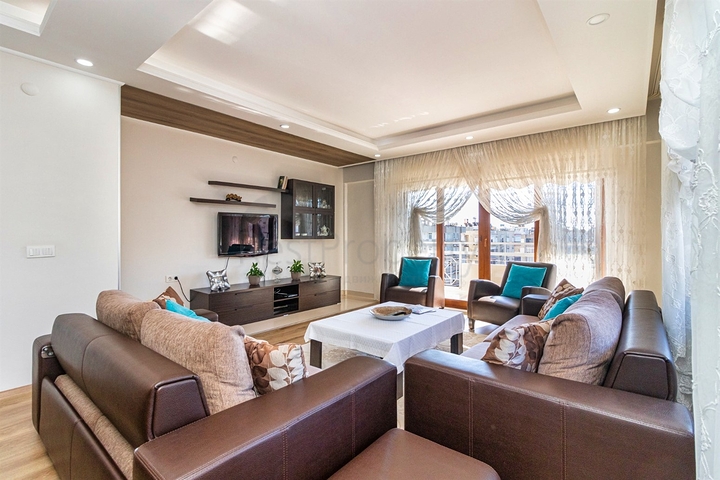 3+1 apartment in Varlyk - Antalya neighborhood