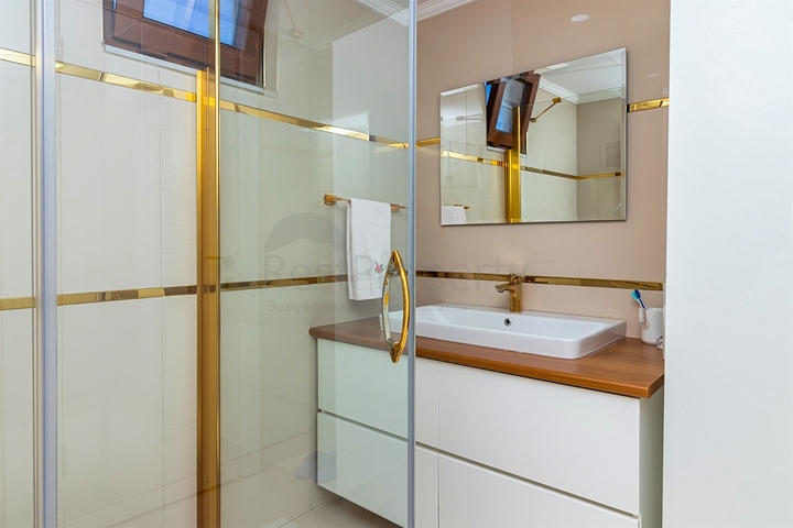 3+1 apartment in Varlyk - Antalya neighborhood