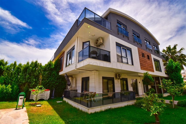 A 3+1 apartment in the Guzeloba - Antalya neighborhood  