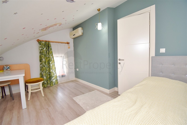 A 3+1 apartment in the Guzeloba - Antalya neighborhood  