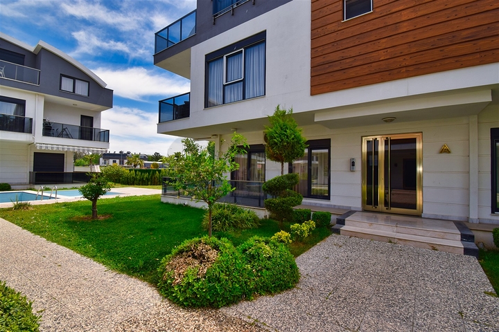 A 3+1 apartment in the Guzeloba - Antalya neighborhood  