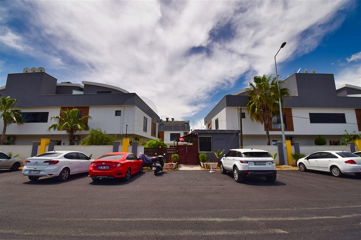 A 3+1 apartment in the Guzeloba - Antalya neighborhood  