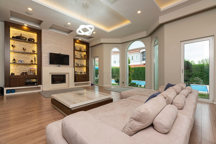 4+2 villa in Doshemealti - Antalya area 