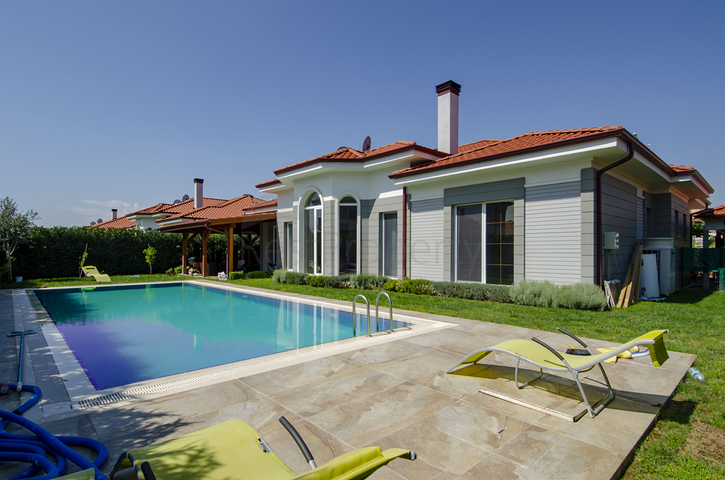 4+2 villa in Doshemealti - Antalya area 