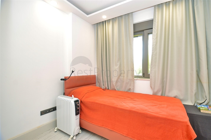 A 4+2 apartment in the Unzhaly - Antalya neighborhood 