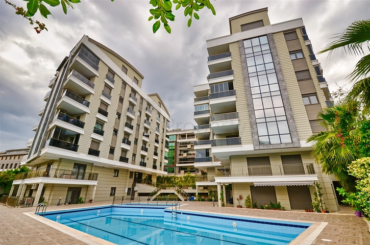 A 4+2 apartment in the Unzhaly - Antalya neighborhood 