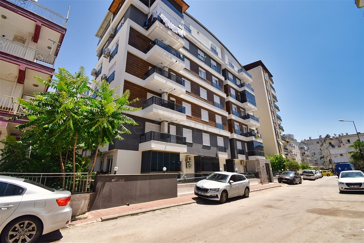 A 2+1 apartment in the Guvenlik - Antalya neighborhood