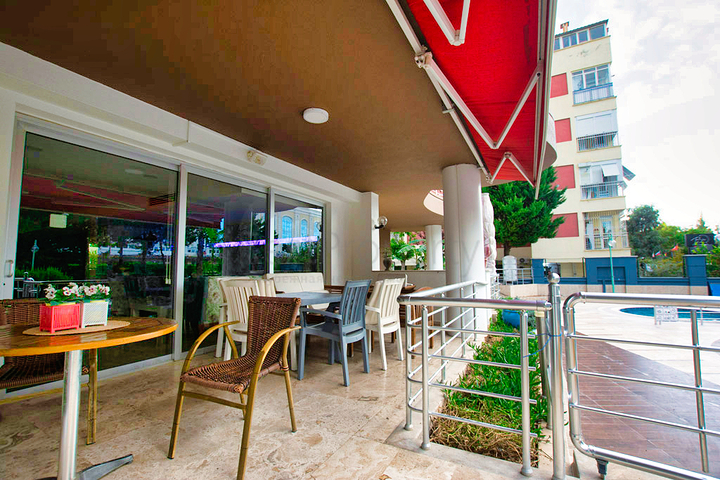 A 2+1 apartment in the Guzeloba - Antalya neighborhood 