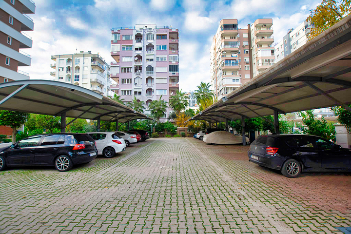 A 2+1 apartment in the Guzeloba - Antalya neighborhood 