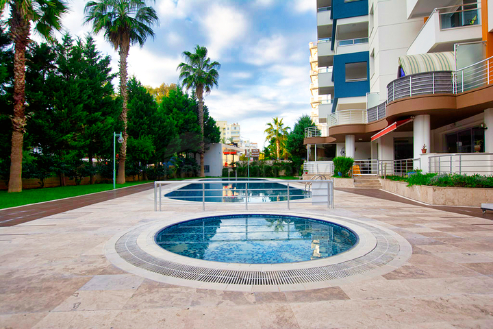 A 2+1 apartment in the Guzeloba - Antalya neighborhood 