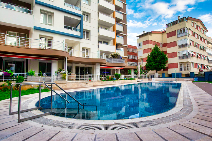 A 2+1 apartment in the Guzeloba - Antalya neighborhood 