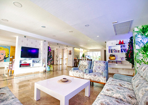 A 2+1 apartment in the Guzeloba - Antalya neighborhood 