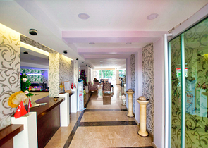 A 2+1 apartment in the Guzeloba - Antalya neighborhood 