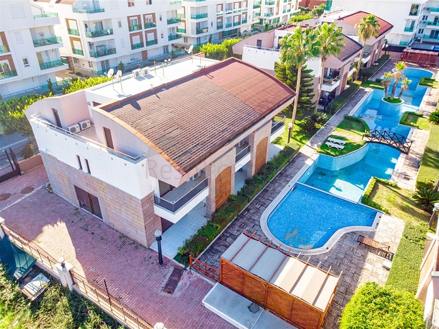 5+2 villa in Sarysu - Antalya neighborhood