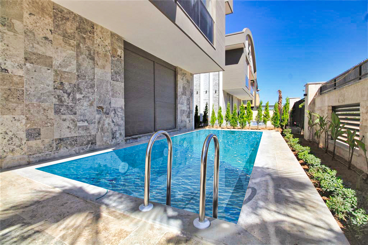 A 6+1 villa in the Guzeloba - Antalya neighborhood