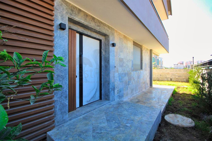 A 6+1 villa in the Guzeloba - Antalya neighborhood