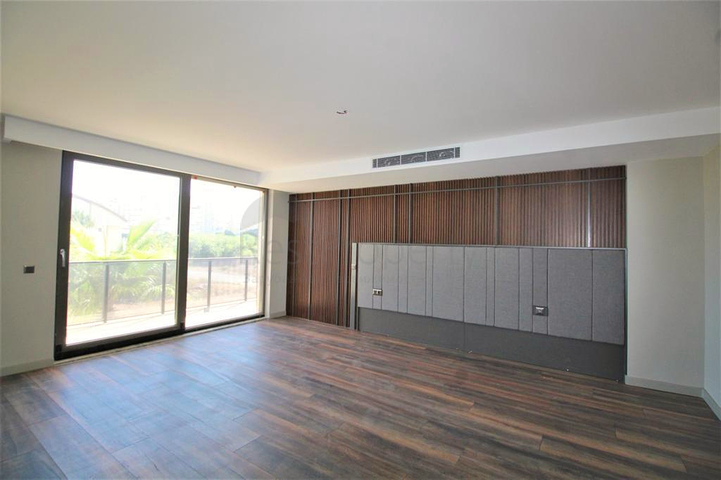 A 6+1 villa in the Guzeloba - Antalya neighborhood