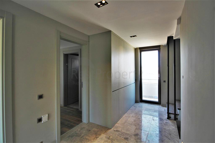 A 6+1 villa in the Guzeloba - Antalya neighborhood