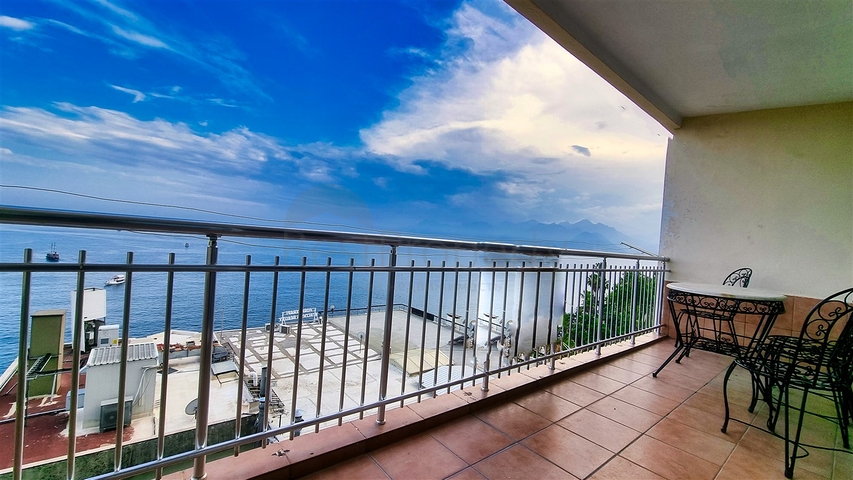 3+1 apartment in Antalya city center 