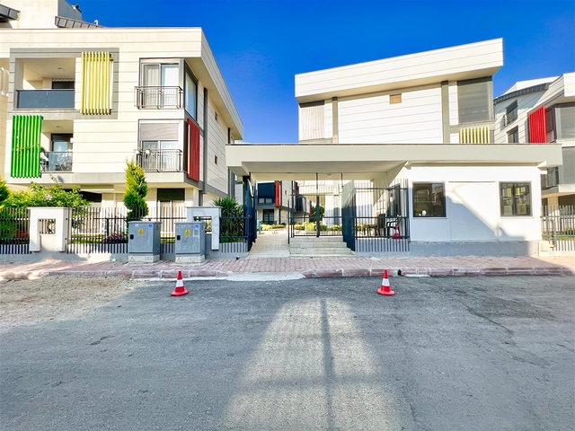 1+1 apartment in Ermenek Antalya neighborhood 