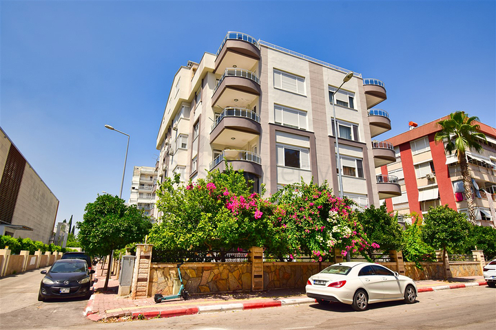 6+2 duplex apartment in Antalya city center 