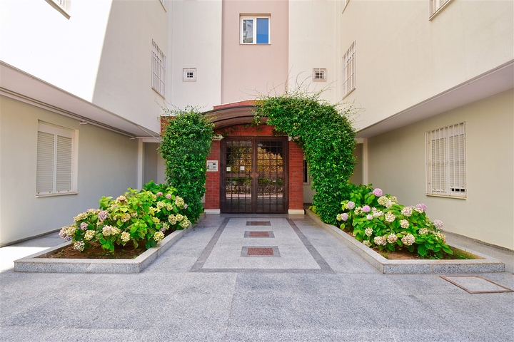 6+2 duplex apartment in Antalya city center 