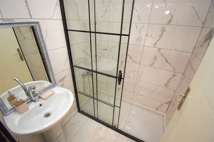 A 3+1 apartment in the Kyzylaryk - Antalya microdistrict 