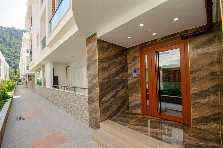 1+1 apartment in Sarysu -Antalya neighborhood 