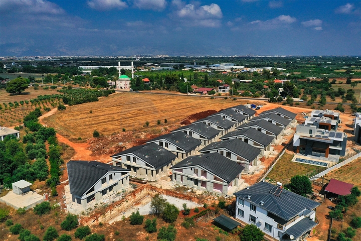 4+1 villa in Doshemealti - Antalya area 