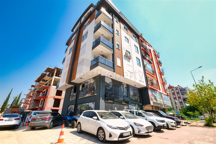 A 2+1 apartment in the Kyzylaryk - Antalya neighborhood 