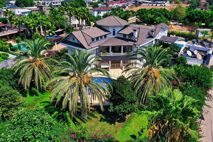 7+1 villa in Kemer - Antalya area 