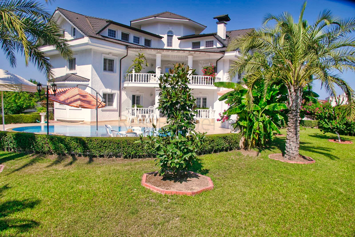 7+1 villa in Kemer - Antalya area 