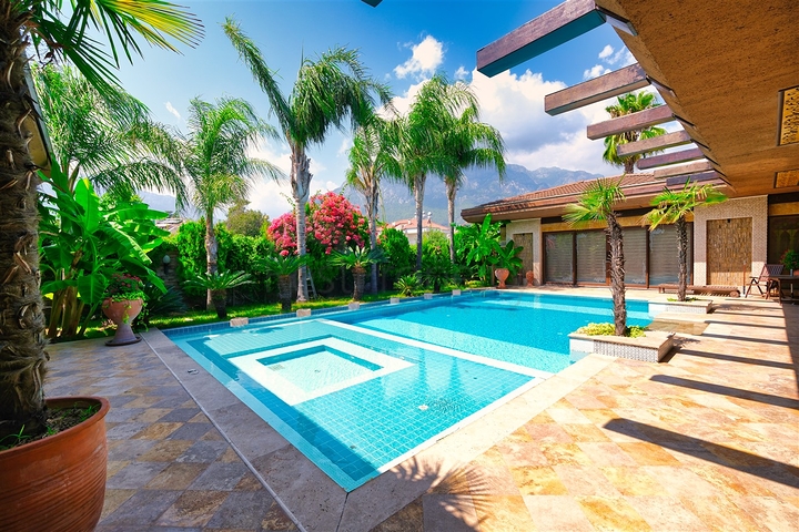 5+1 villa in Kemer - Antalya area 