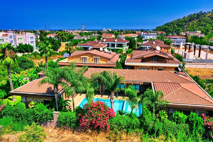 5+1 villa in Kemer - Antalya area 
