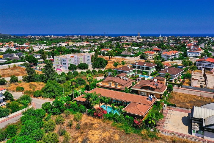 5+1 villa in Kemer - Antalya area 