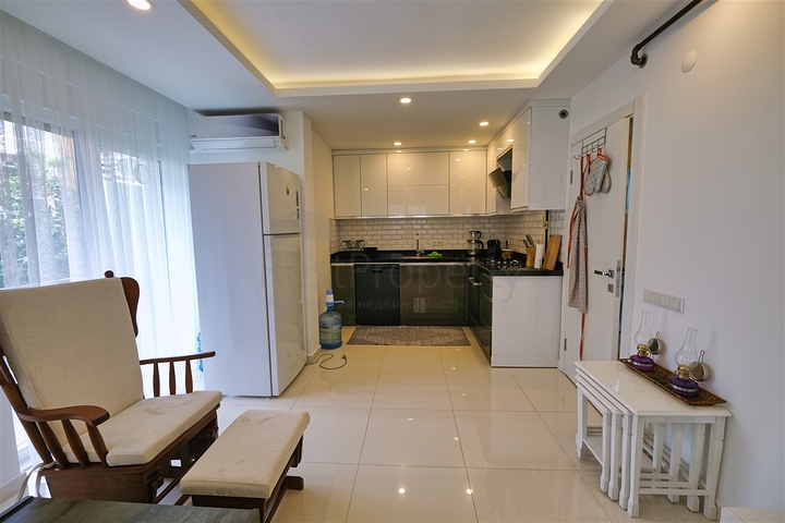 A 2+1 apartment in Ermenek Antalya neighborhood 