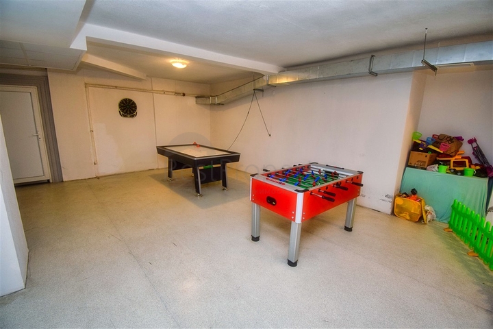 A 2+1 apartment in Ermenek Antalya neighborhood 