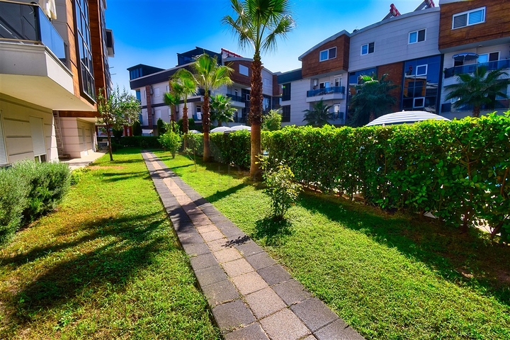 A 2+1 apartment in Ermenek Antalya neighborhood 