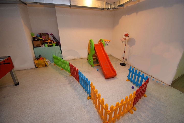 A 2+1 apartment in Ermenek Antalya neighborhood 