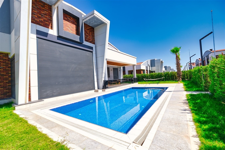 Premium class villas in the area of Doshemealti - Antalya 