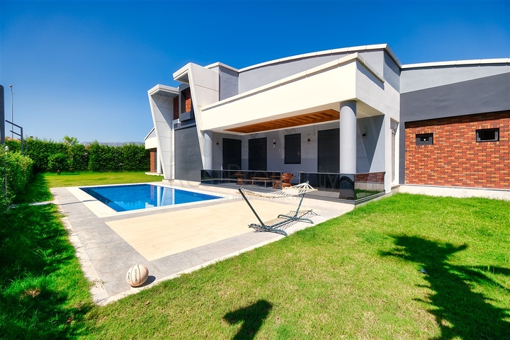 Premium class villas in the area of Doshemealti - Antalya 