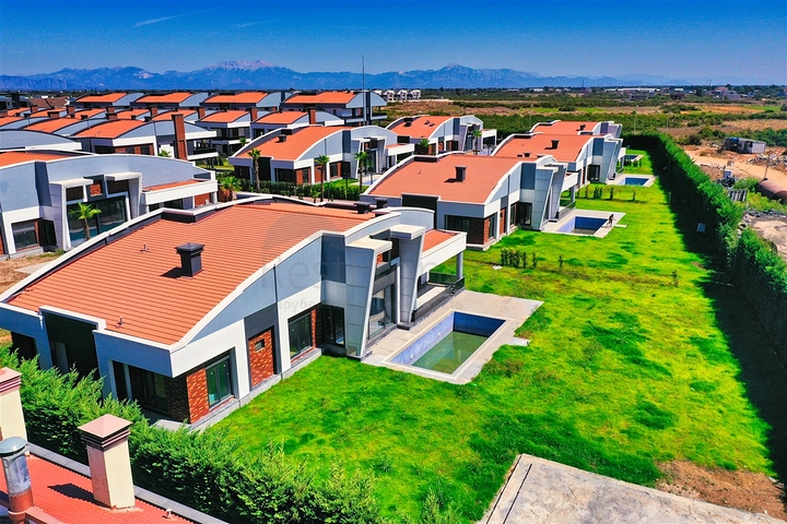 Premium class villas in the area of Doshemealti - Antalya 