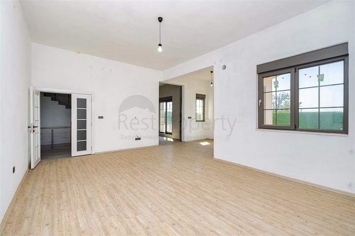 5+1 villa in Doshemealti - Antalya area 