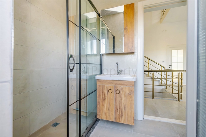 5+1 villa in Doshemealti - Antalya area 