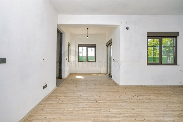 5+1 villa in Doshemealti - Antalya area 